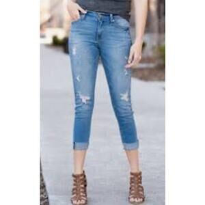 Kancan women's  Distressed cropped jeans size 31